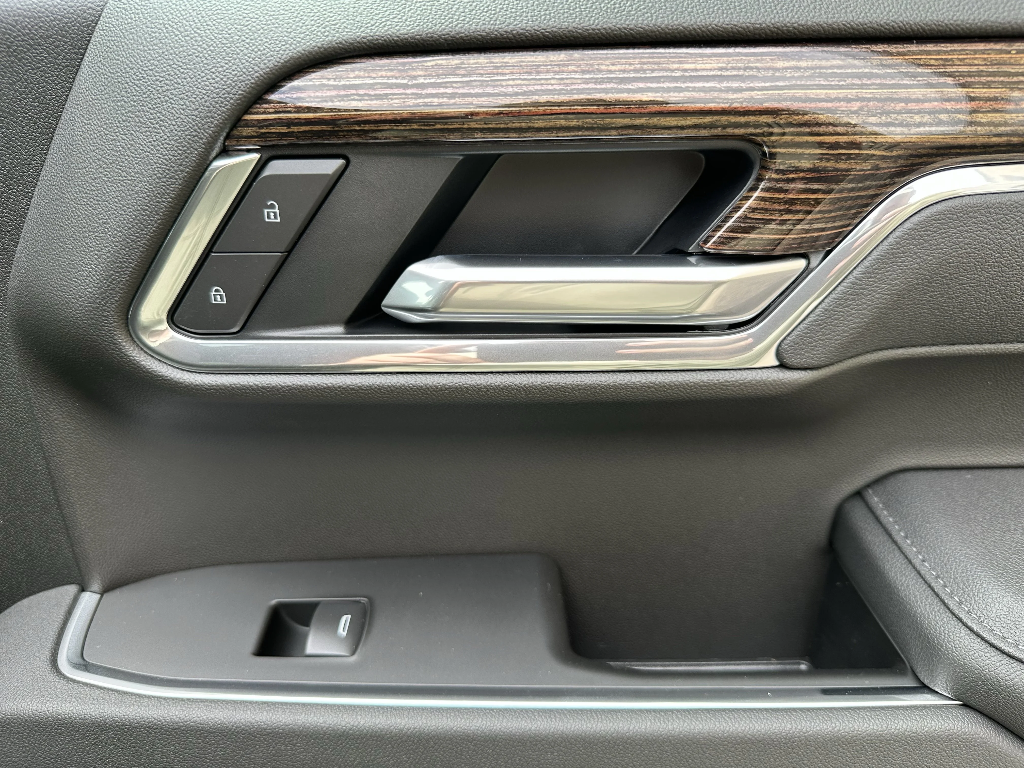 New 2026 Onyx Black GMC Elevation image 21