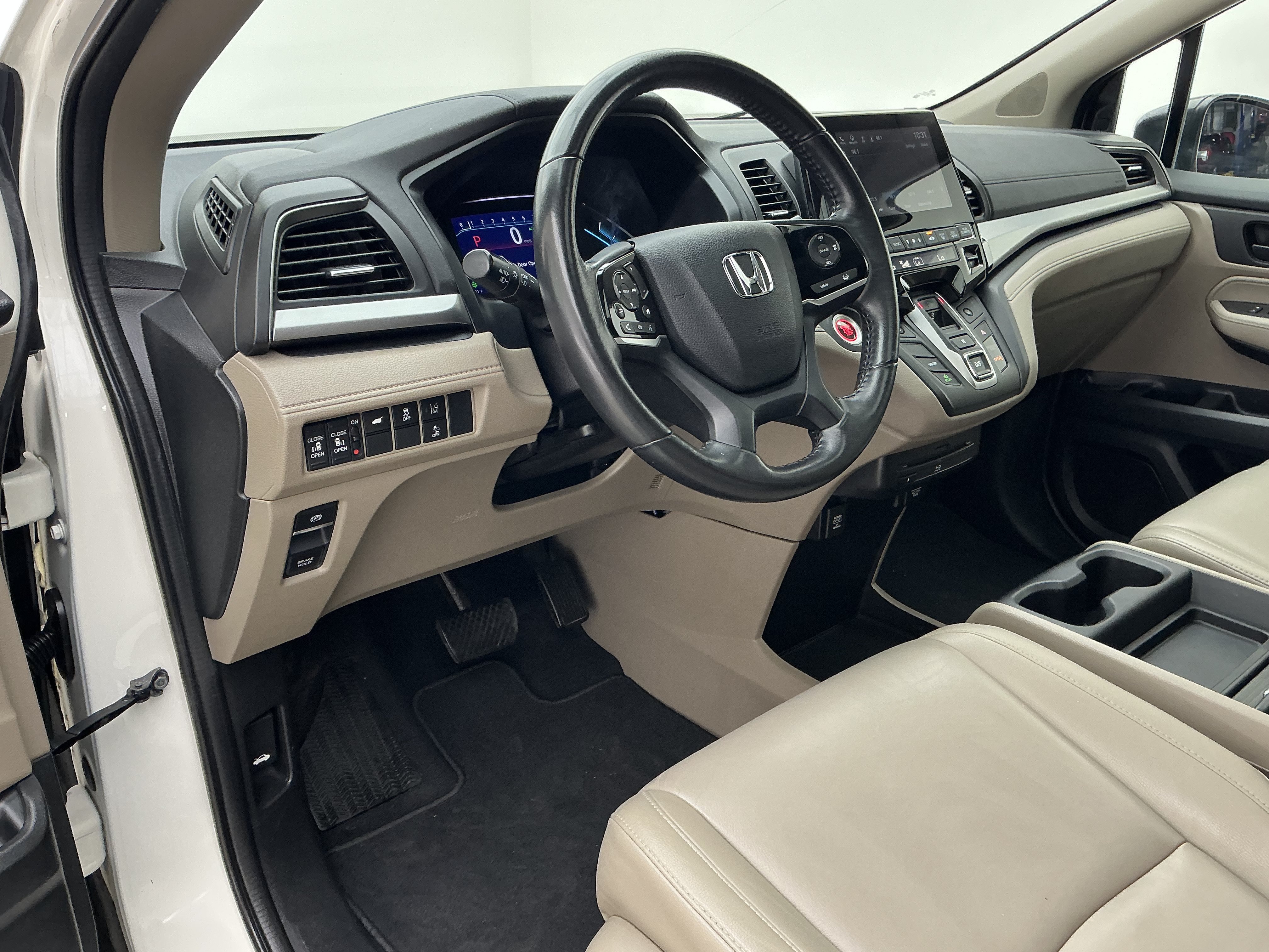Used 2018 White Diamond Pearl Honda EX-L image 16