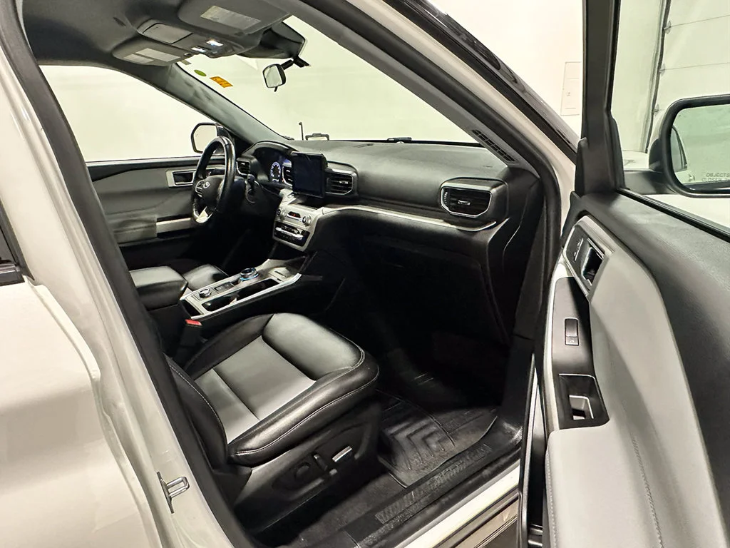 Used 2022 White Ford XLT image 27