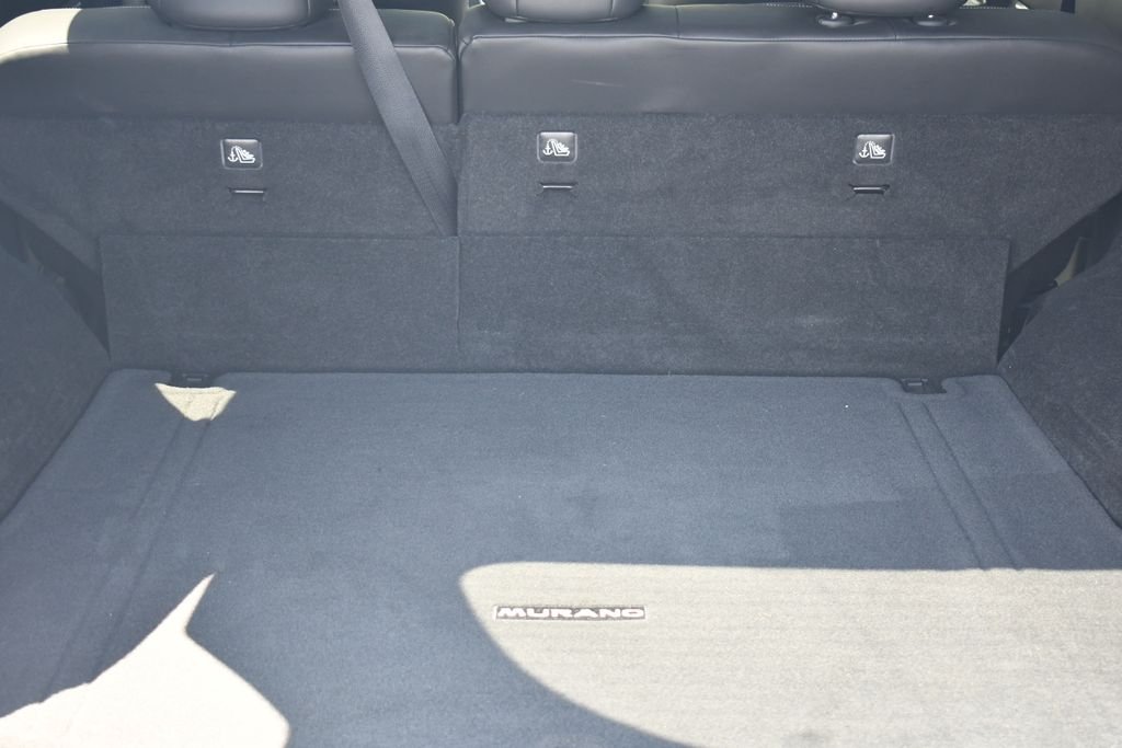 Used 2016 Magnetic Black Nissan SL image 5