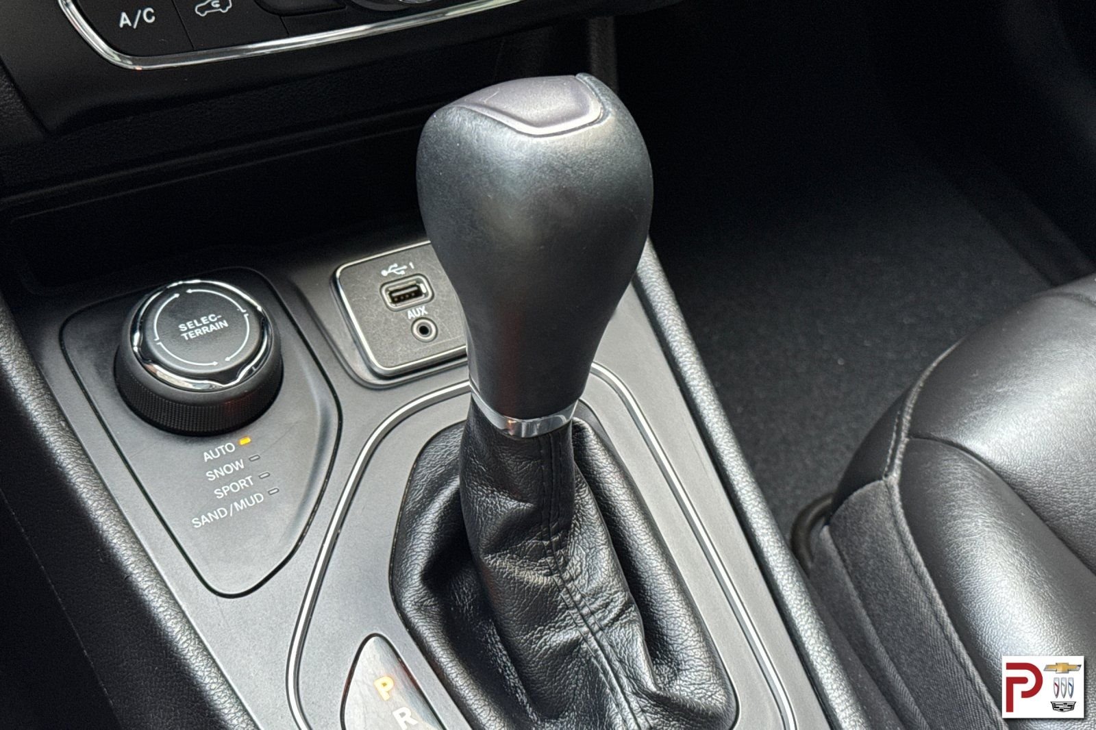 Used 2019 Gray Jeep Latitude Plus image 24