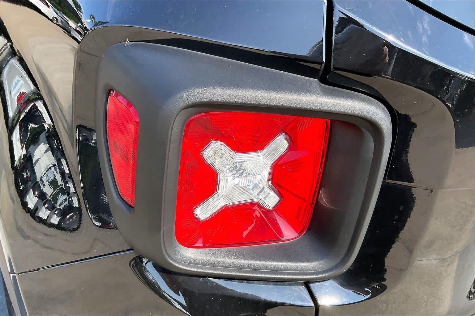 Certified Used 2022 BLACK CLEAR COAT Jeep Trailhawk image 28