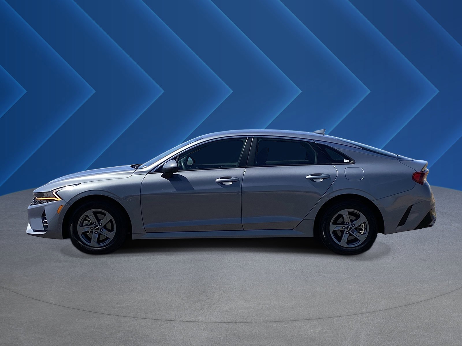 Used 2023 Everlasting Silver Kia LXS image 6