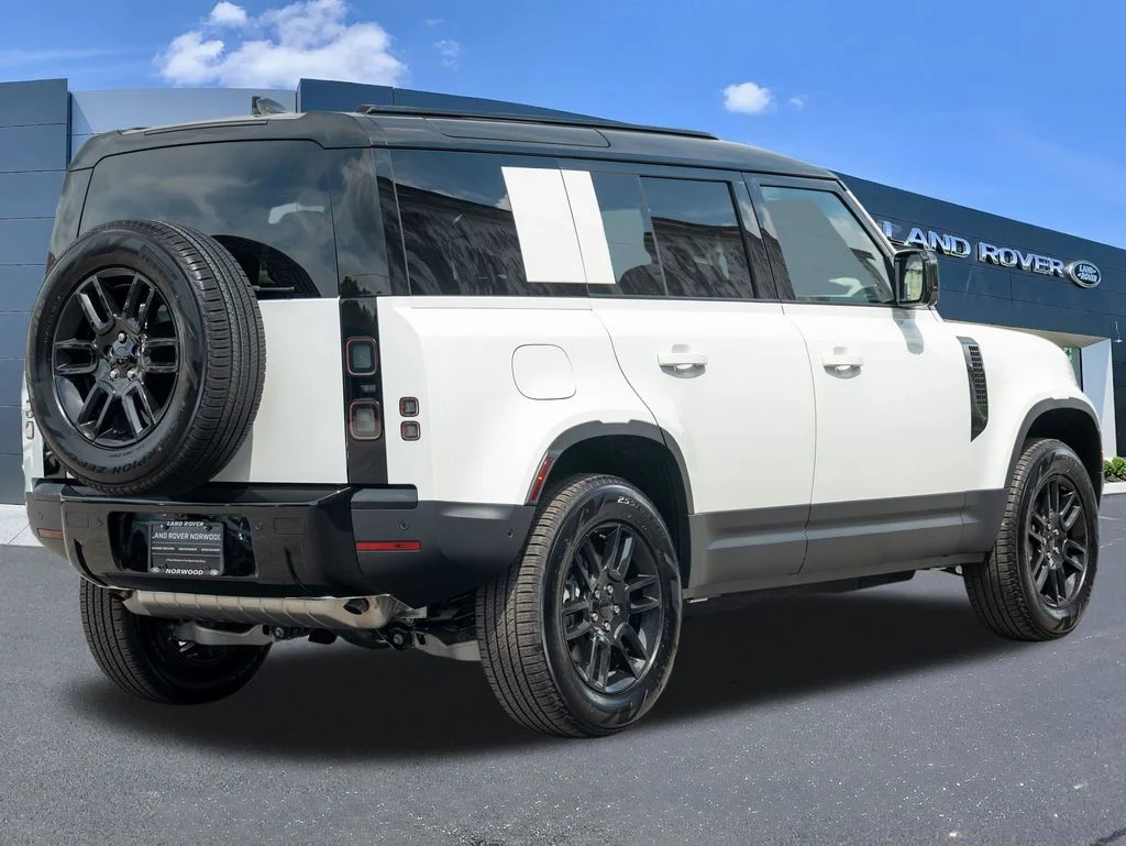 New 2026 Fuji White Land Rover S image 4