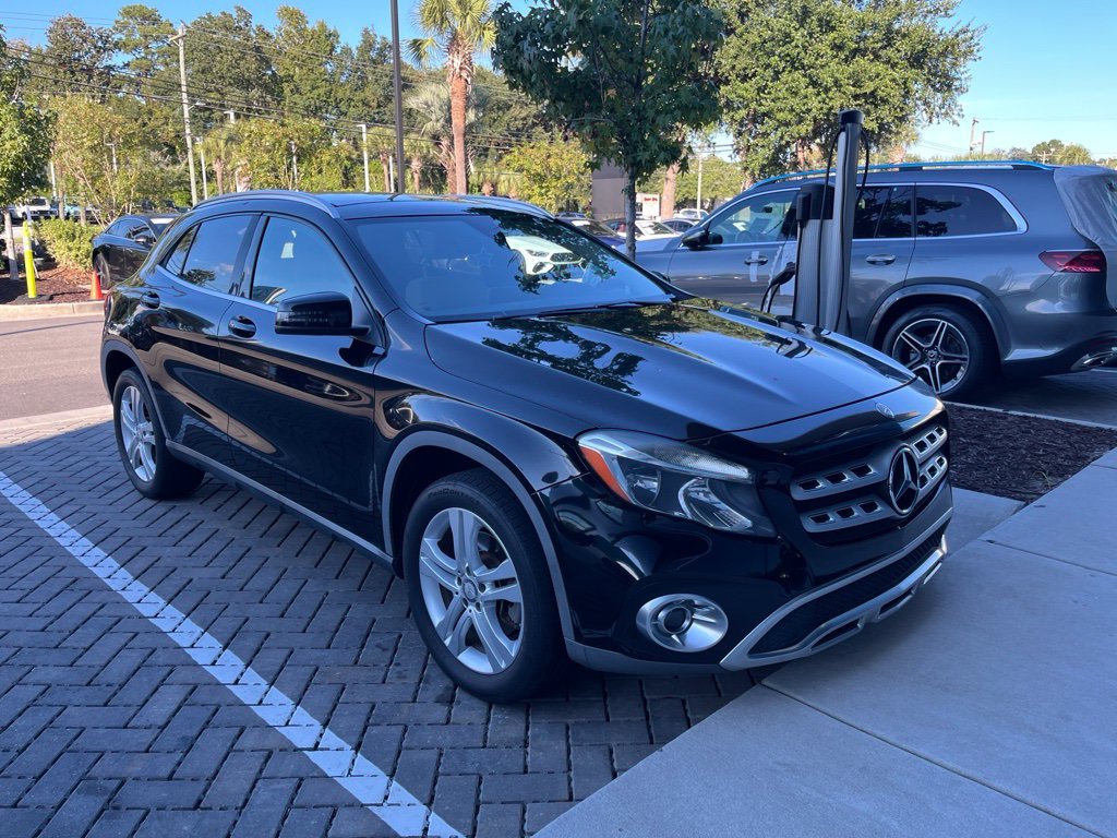 Used 2018 Black Mercedes-Benz GLA 250 image 4