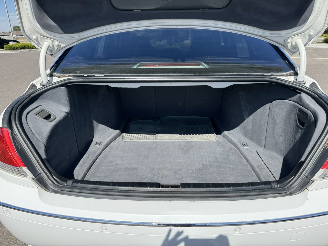 Used 2003 White BMW 745Li image 40