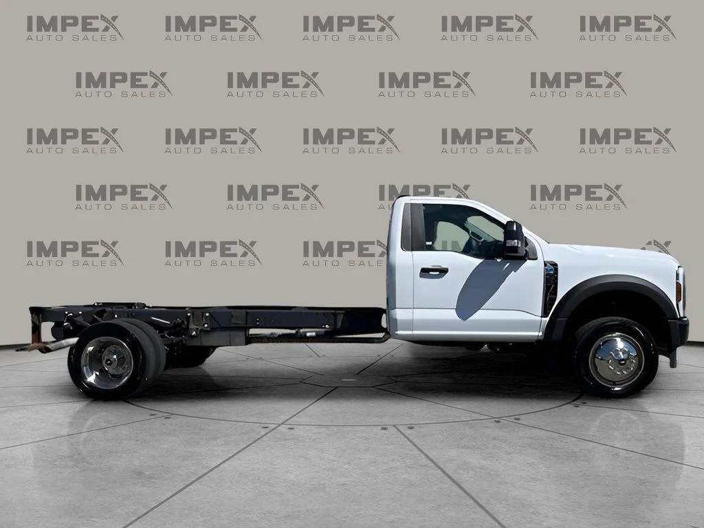Used 2025 White Ford XL image 7