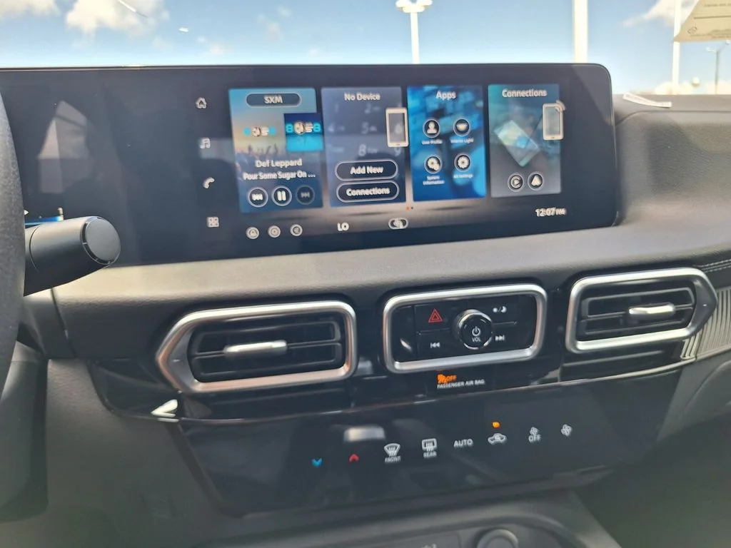 Used 2027 Gray Nissan SV image 12