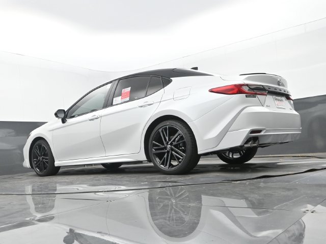 New 2026 Wind Chill Pearl/Black Toyota XSE image 24