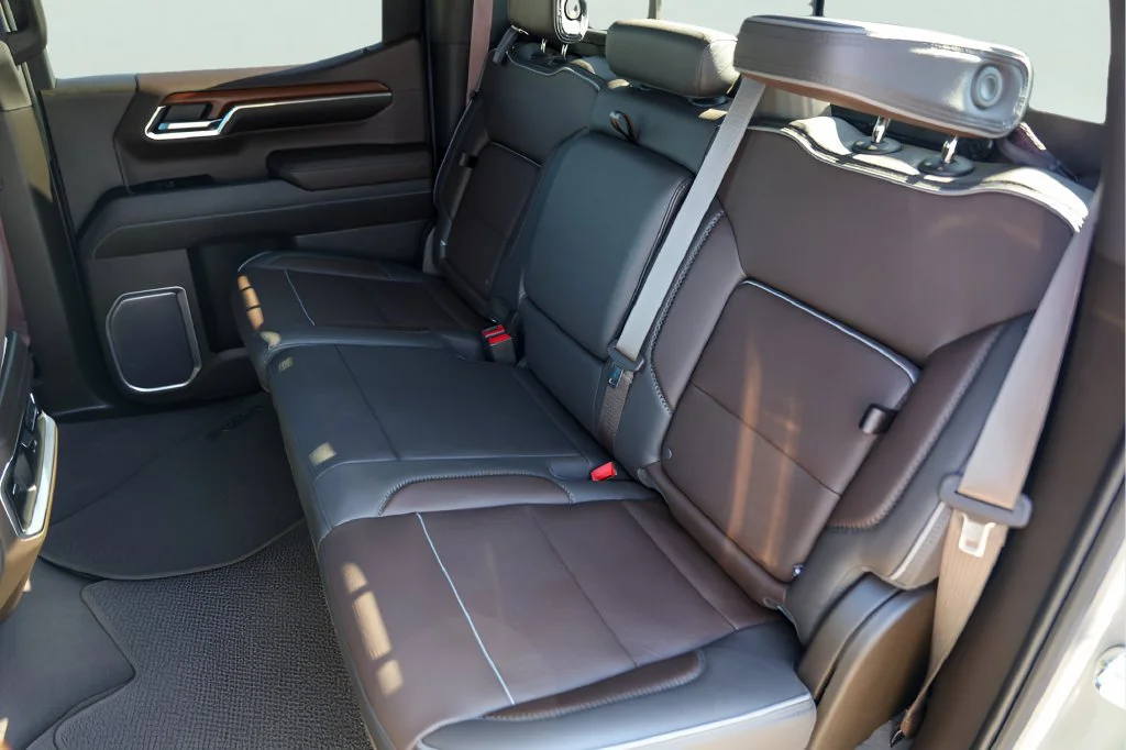 Used 2023 STERLING METALLIC GMC Denali image 27