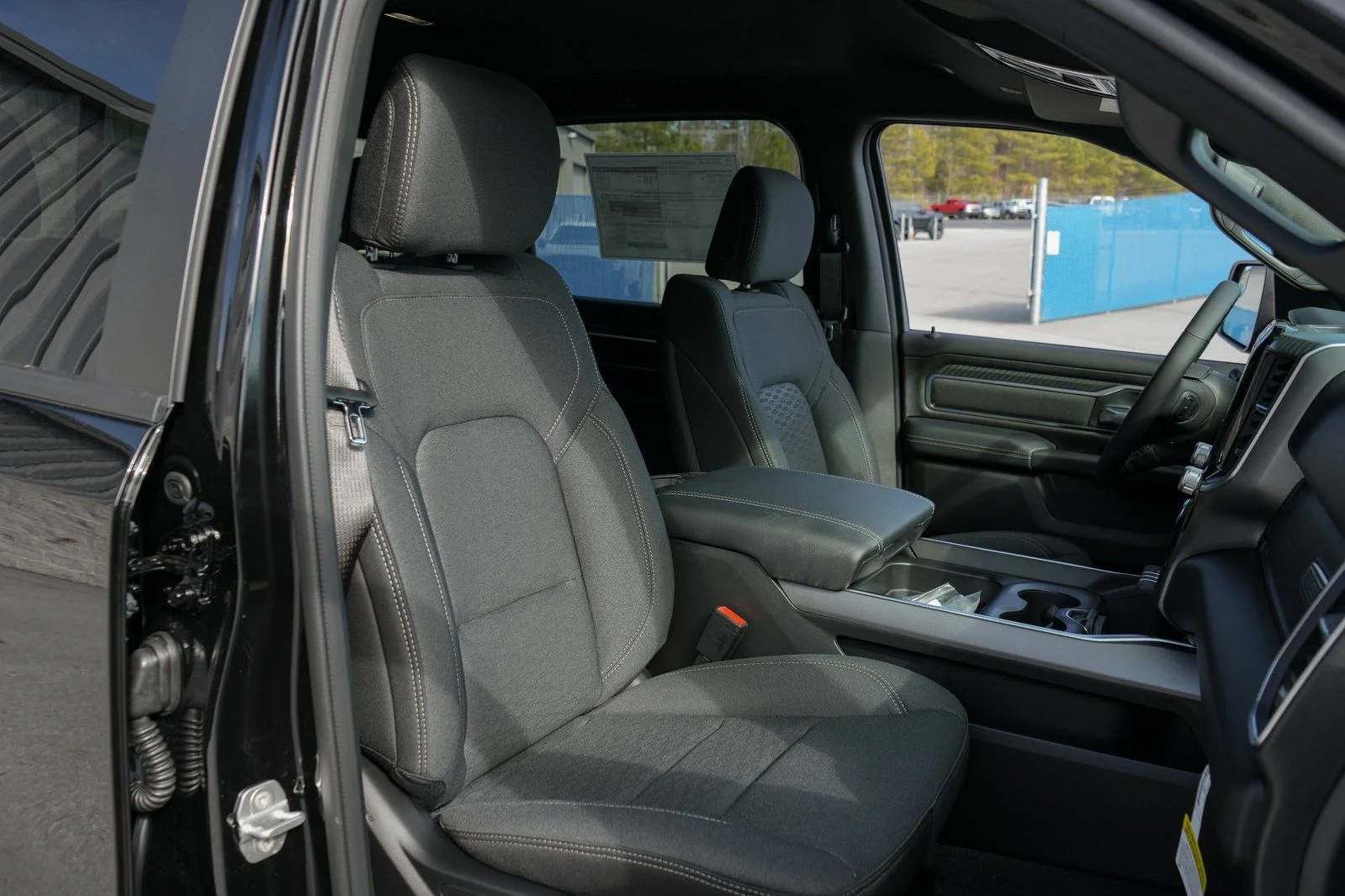 New 2026 Diamond Black Crystal Pearl-Coat Exterior Paint RAM Big Horn/Lone Star image 22