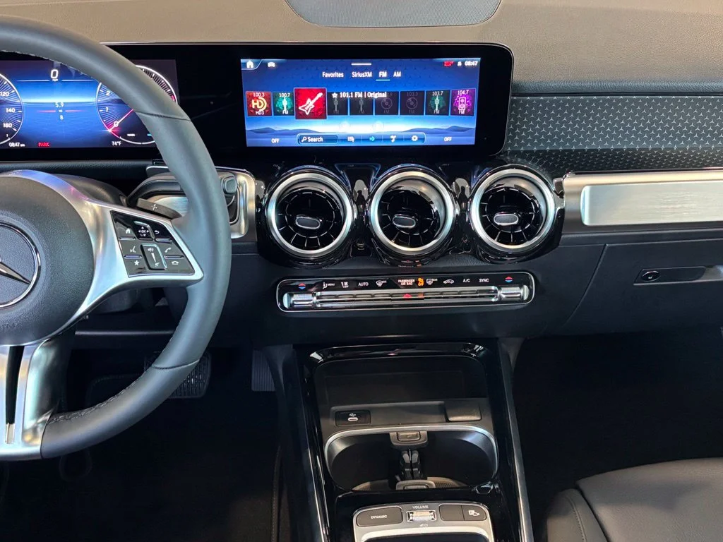 New 2026 White Mercedes-Benz GLB 250 image 13