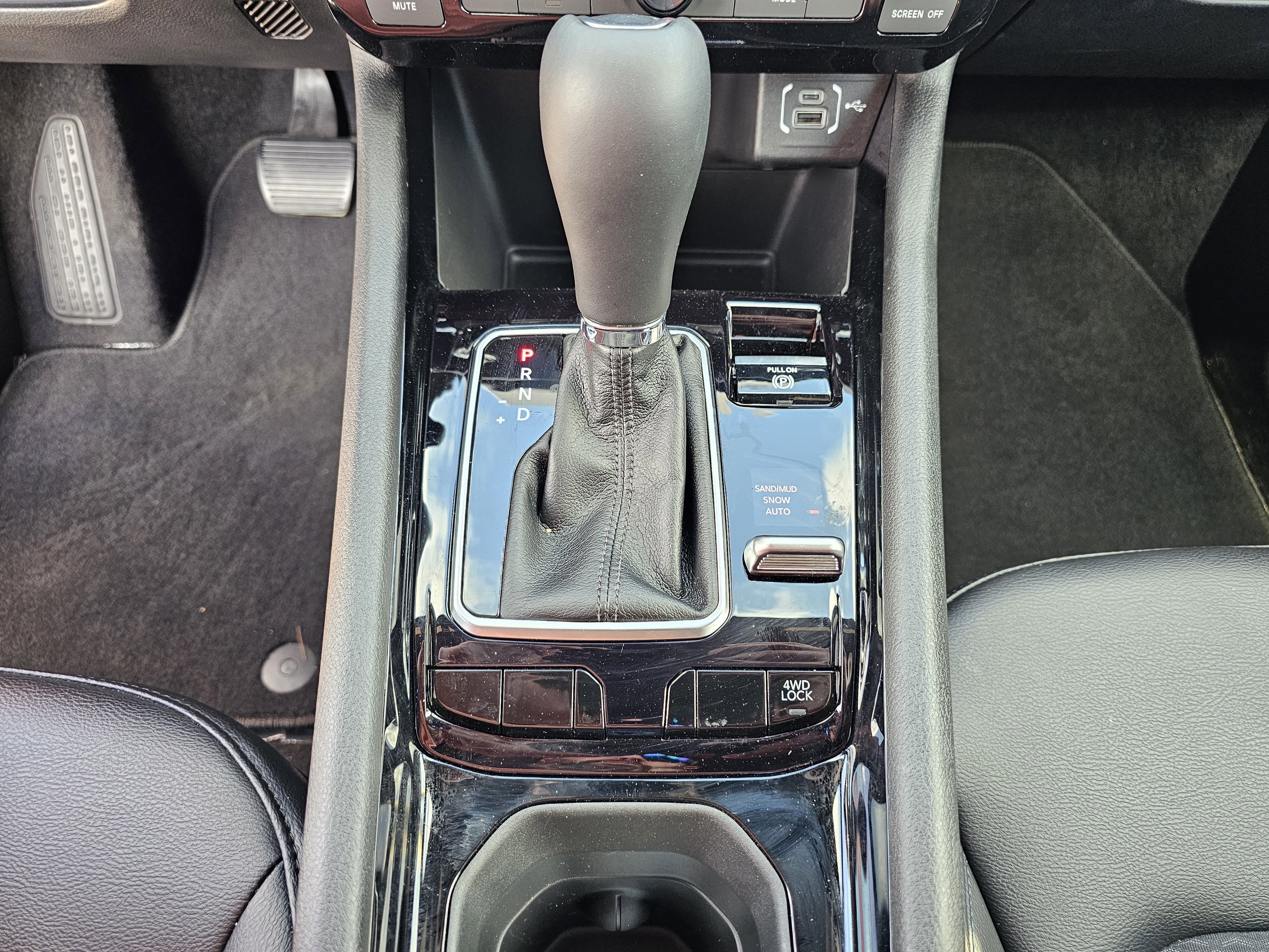 New 2026 Red Hot Pearlcoat Jeep Latitude Altitude image 25