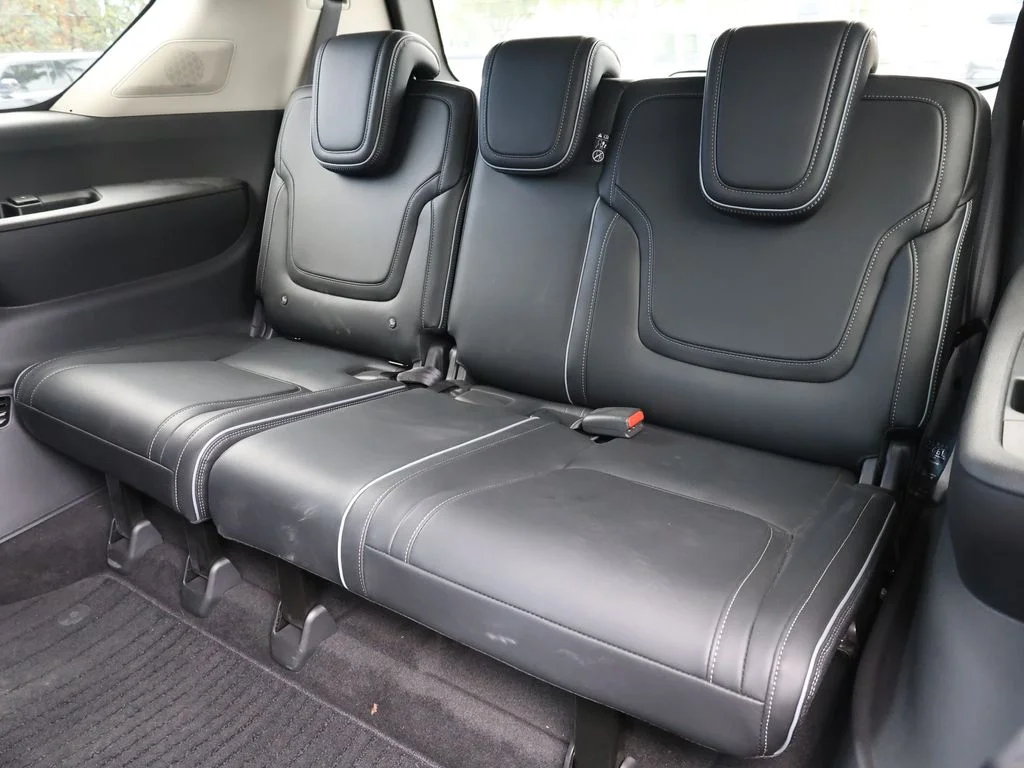 Certified Used 2025 Red INFINITI LUXE image 24