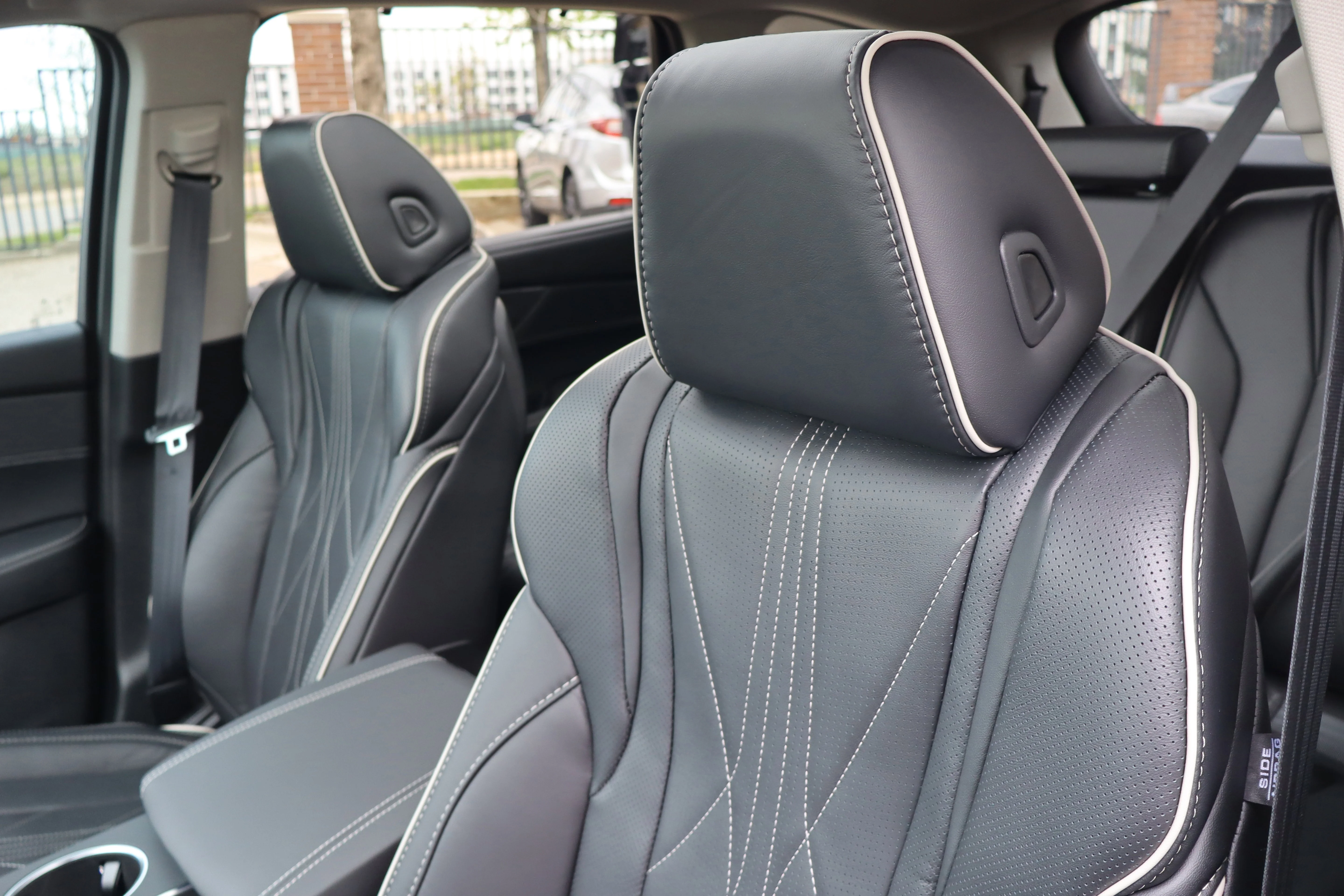 New 2026 Liquid Carbon Metallic Acura w/Advance Package image 21