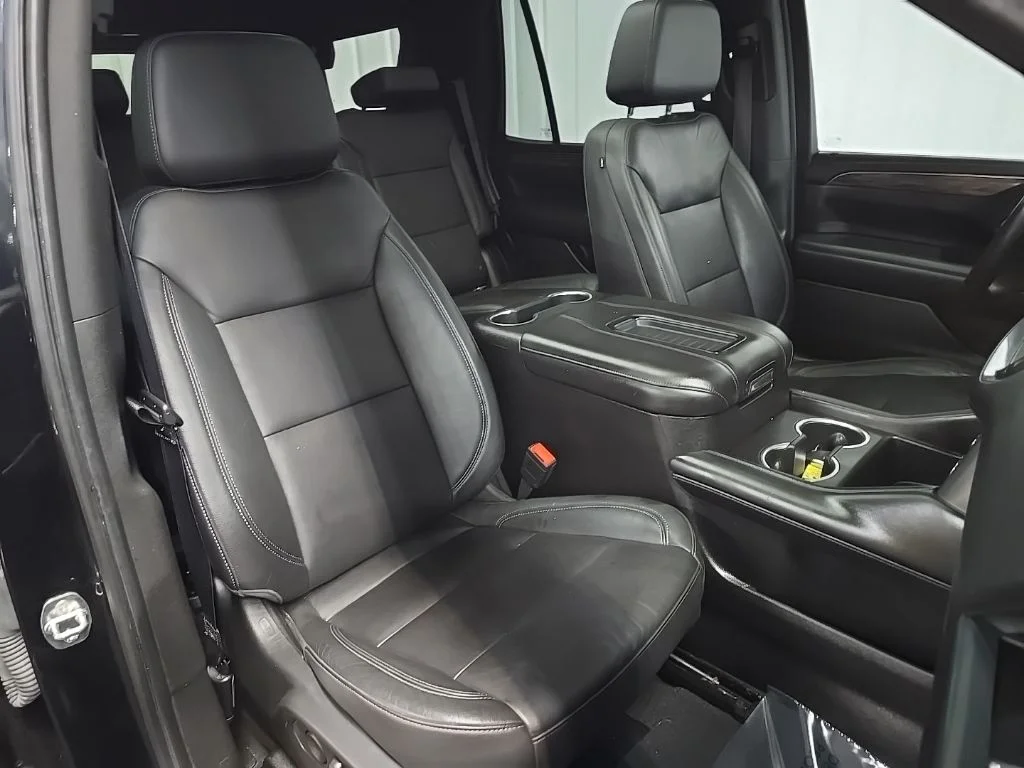Used 2021 Black Chevrolet Z71 image 18