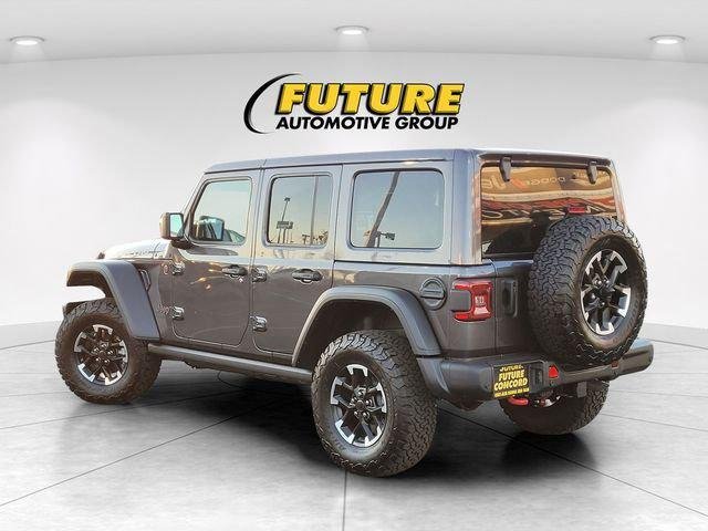 New 2026 Granite Crystal Metallic Clear-Coat Exterior Paint Jeep Rubicon image 5