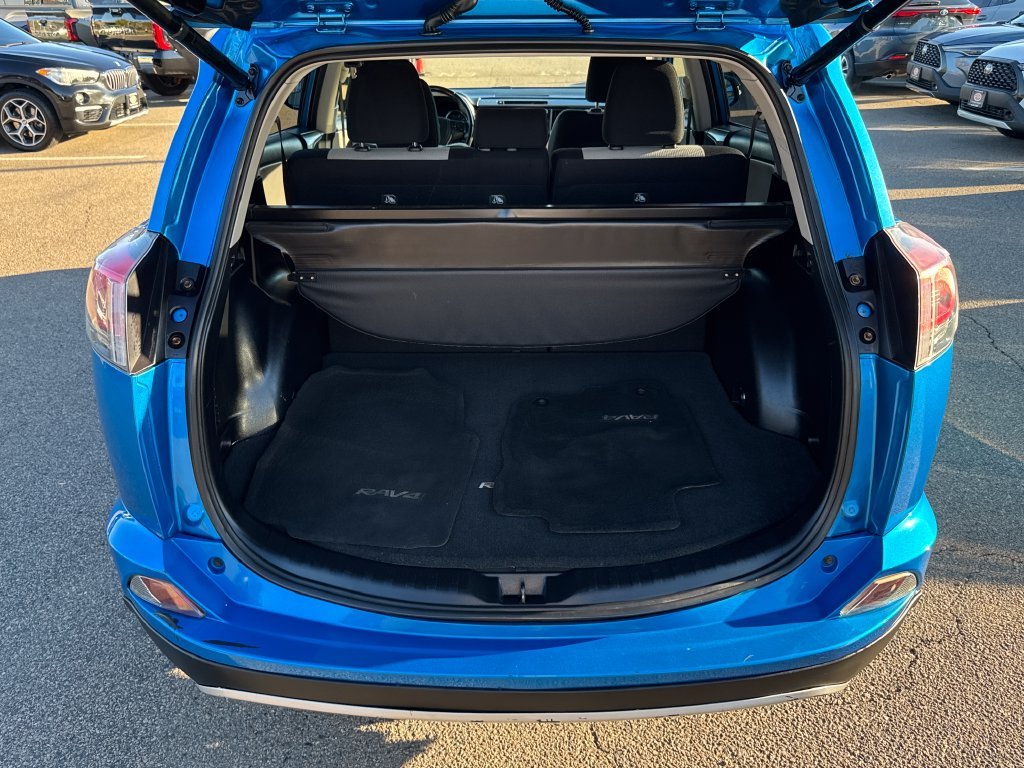 Used 2016 Blue Toyota XLE image 7