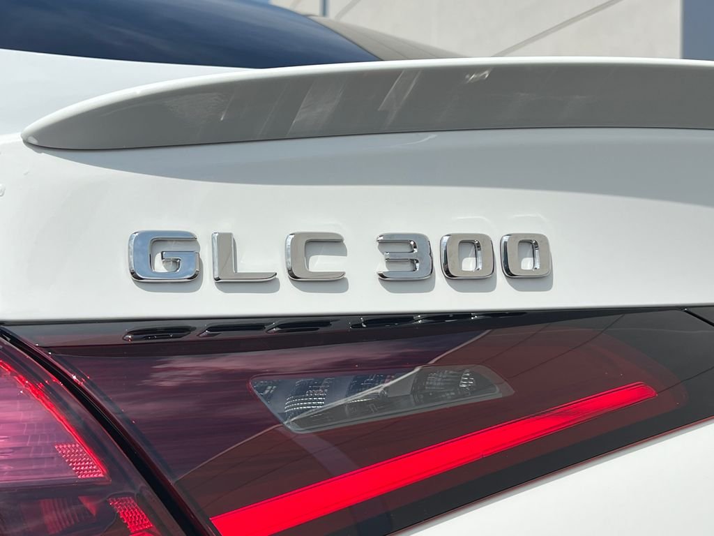 New 2026 Polar White Mercedes-Benz GLC 300 image 30