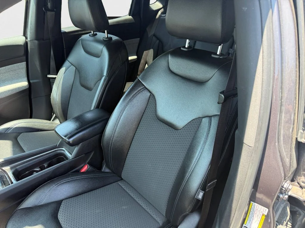 Used 2024 Gray Jeep Latitude image 23