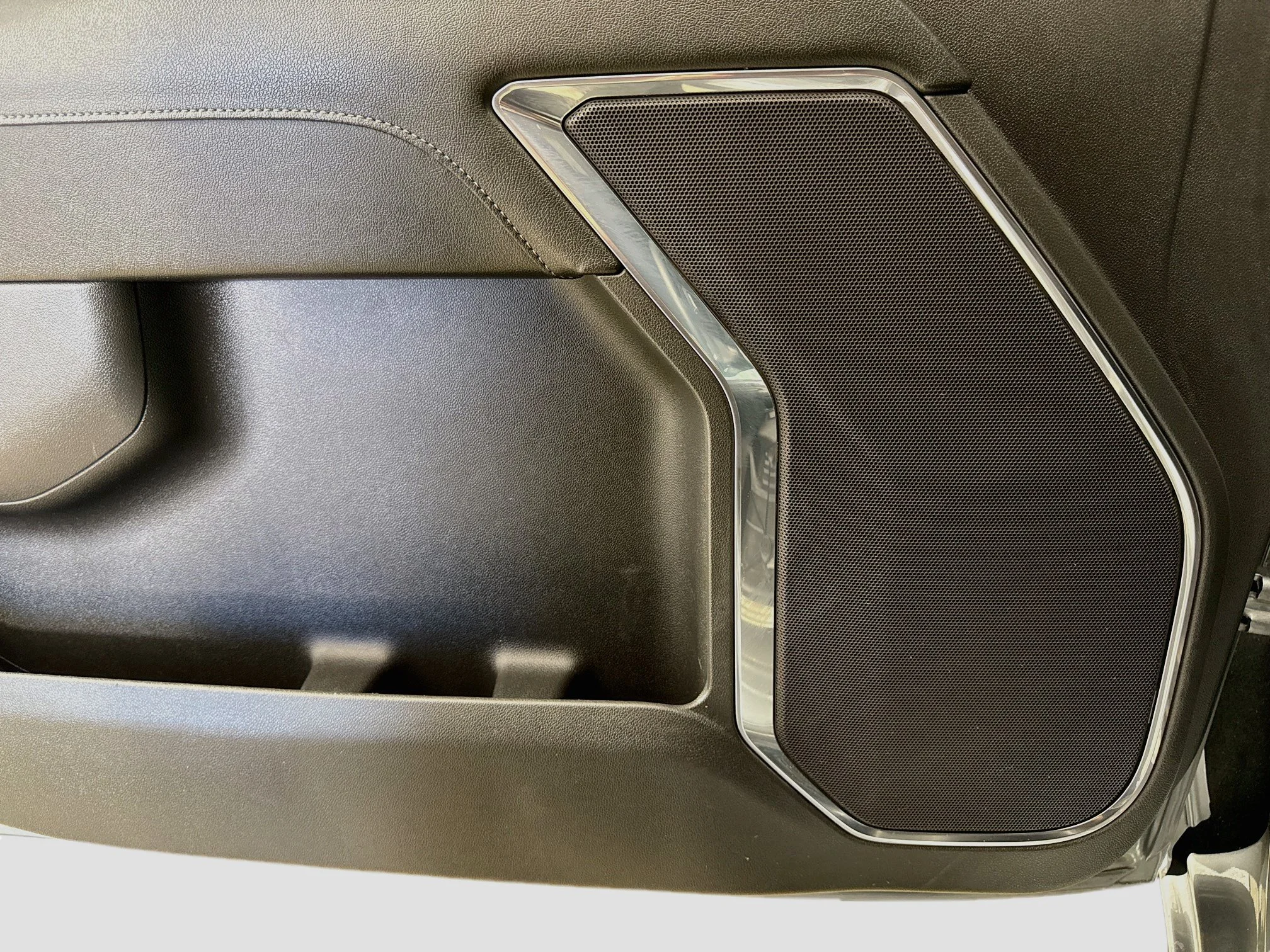 Used 2024 Sterling Gray Metallic Chevrolet RST image 21
