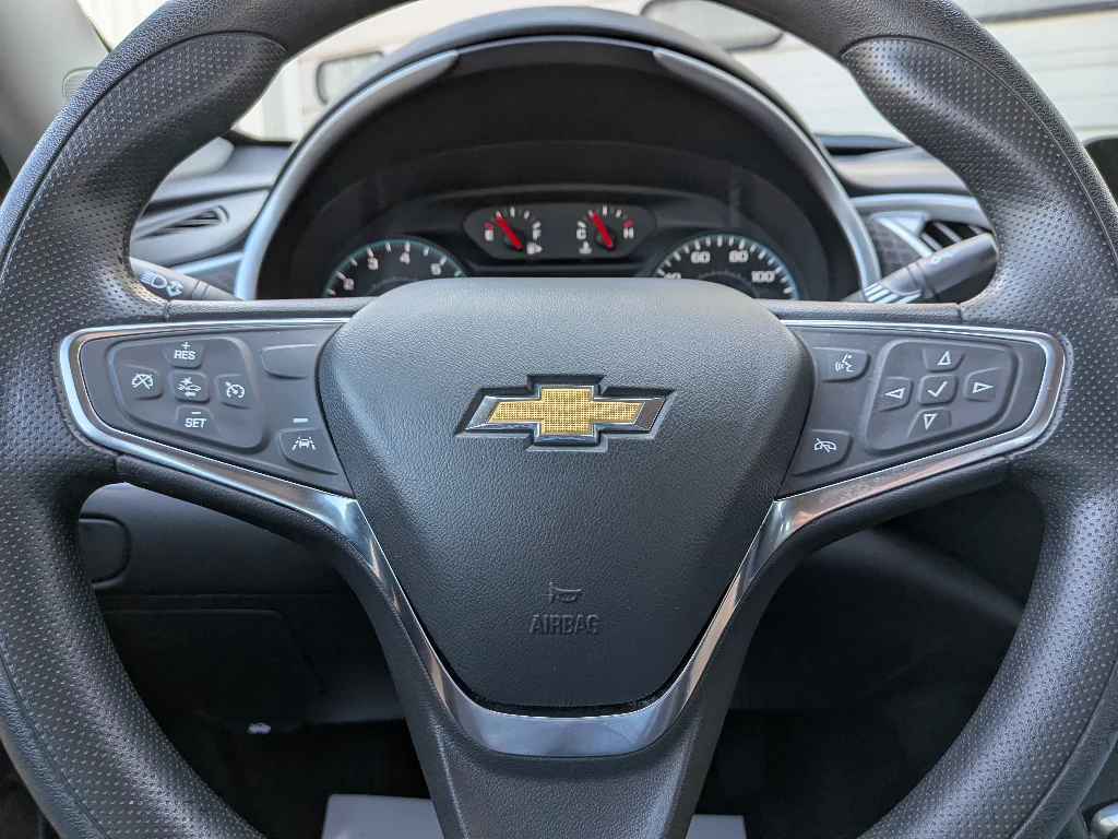 Used 2024 Summit White Chevrolet LT image 11
