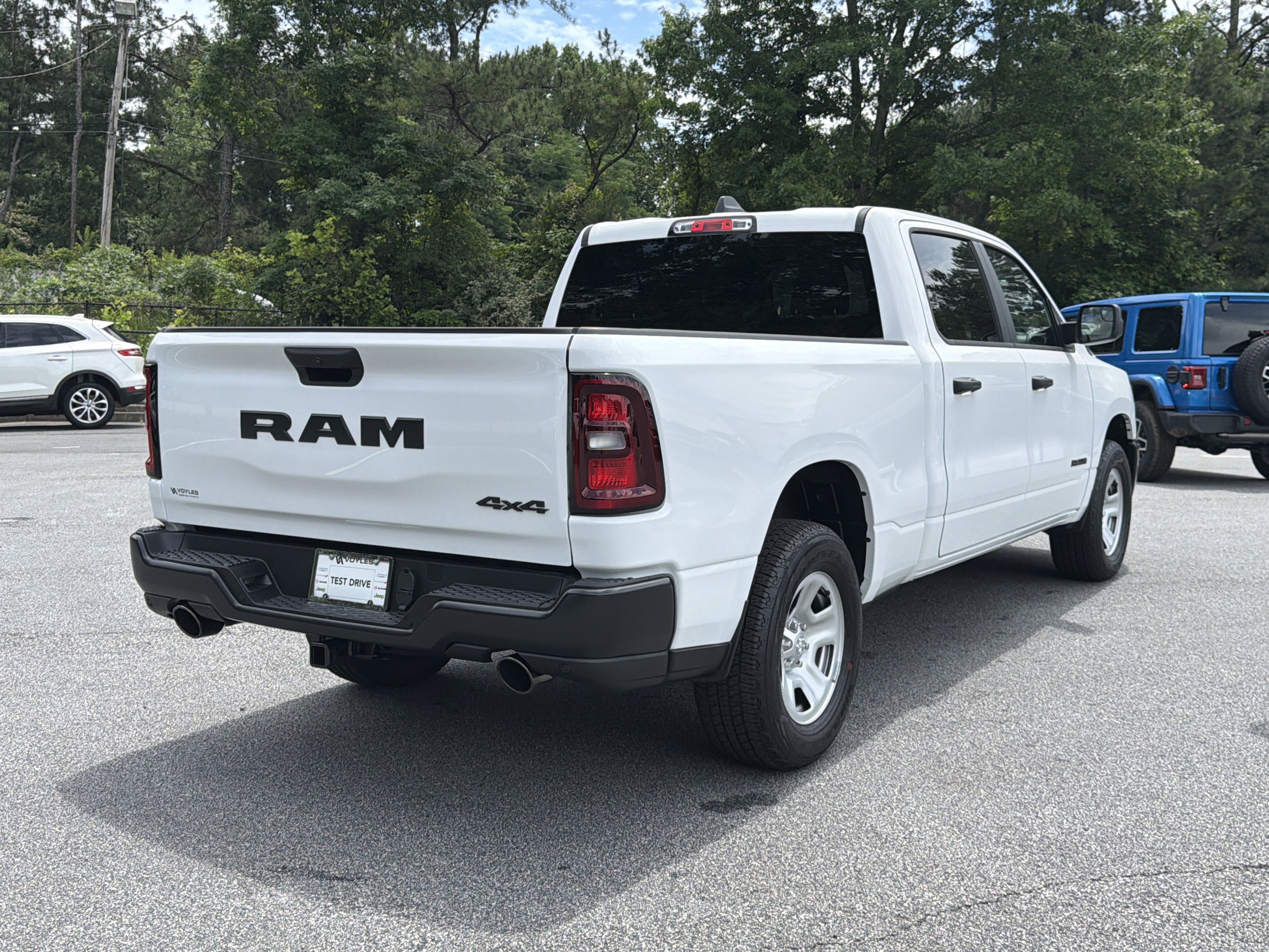 New 2026 Bright White Clear-Coat Exterior Paint RAM Tradesman image 8