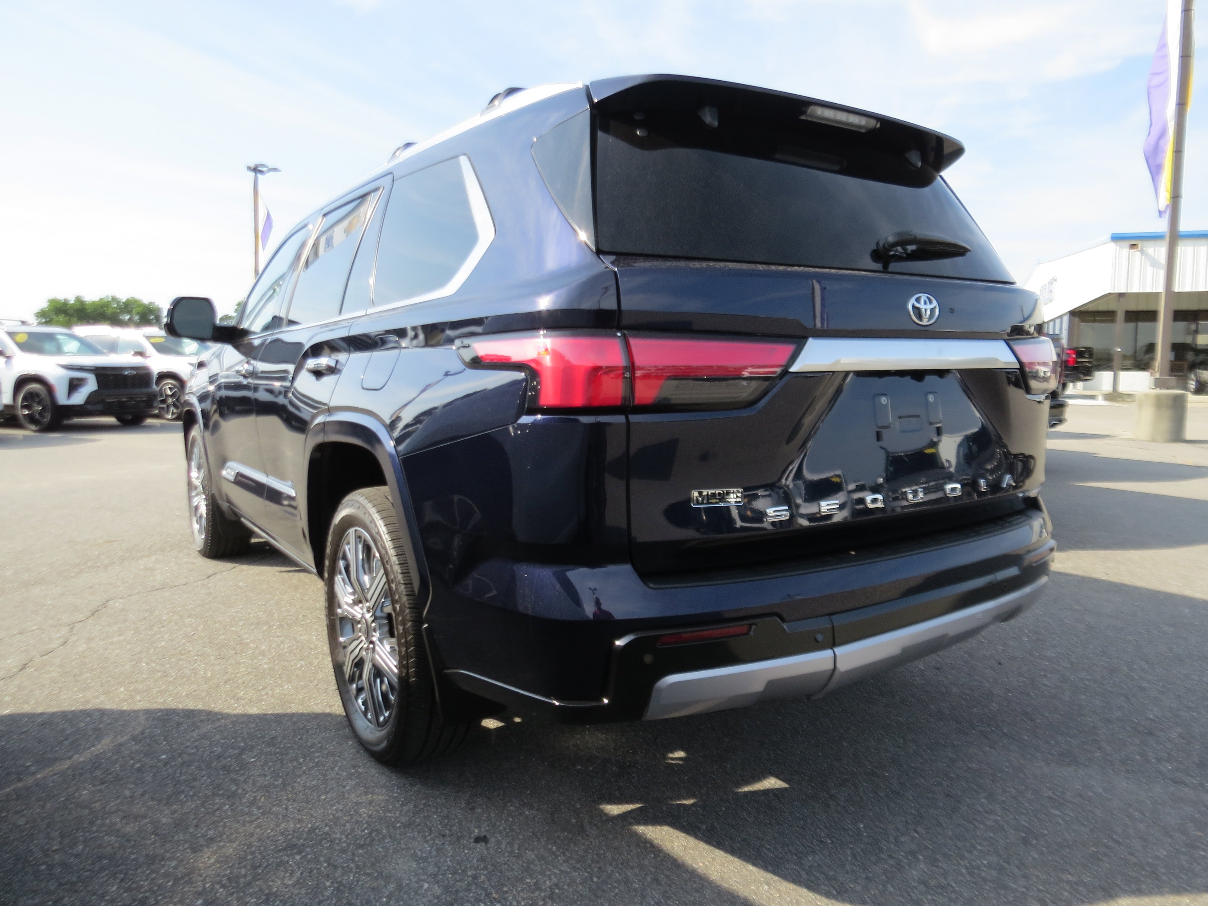 Used 2025  Toyota SR5 image 32