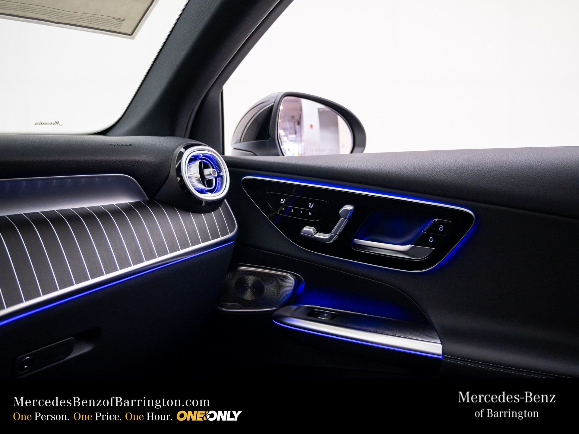 New 2026 Black Mercedes-Benz GLC 300 image 34