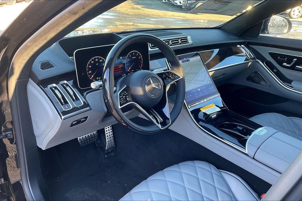 New 2026 Obsidian Black Metallic Mercedes-Benz S 580 image 6