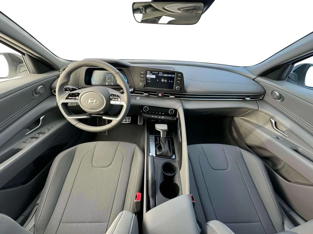 2025 Hyundai Elantra SEL - Photo 32