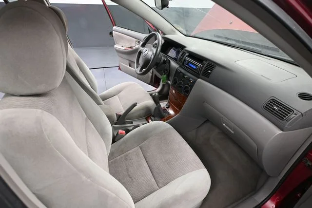 Used 2007 Red Toyota LE image 39