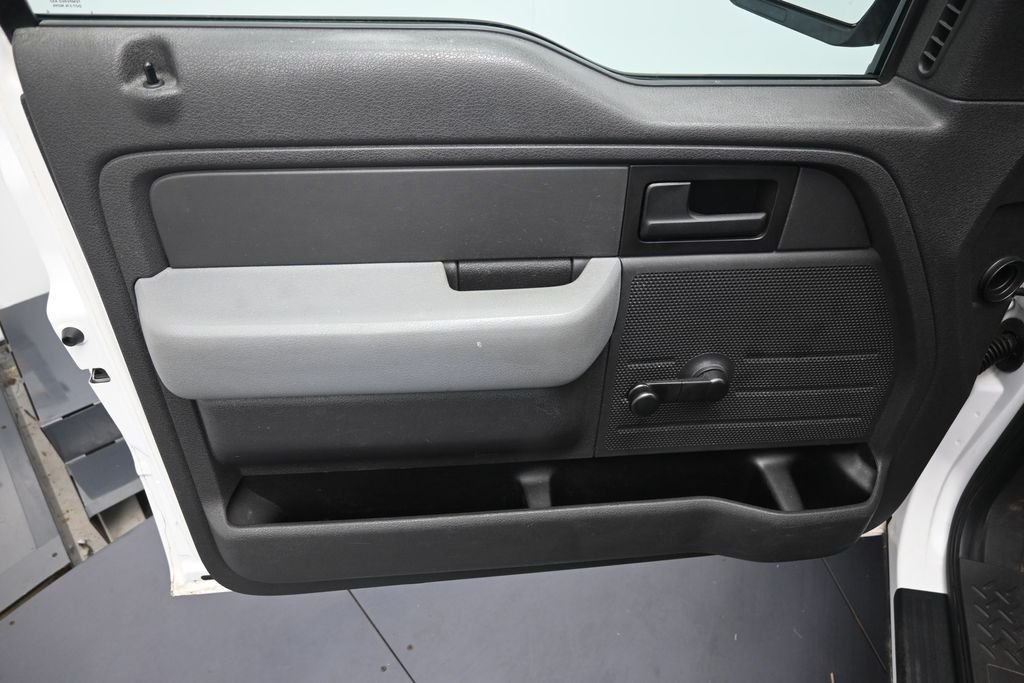 Used 2013 Oxford White Ford XL image 9