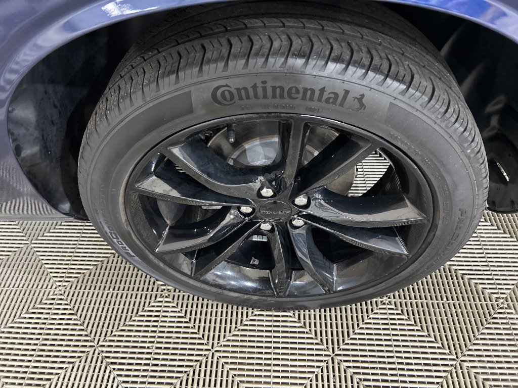 Used 2016 Blue Dodge SXT image 10