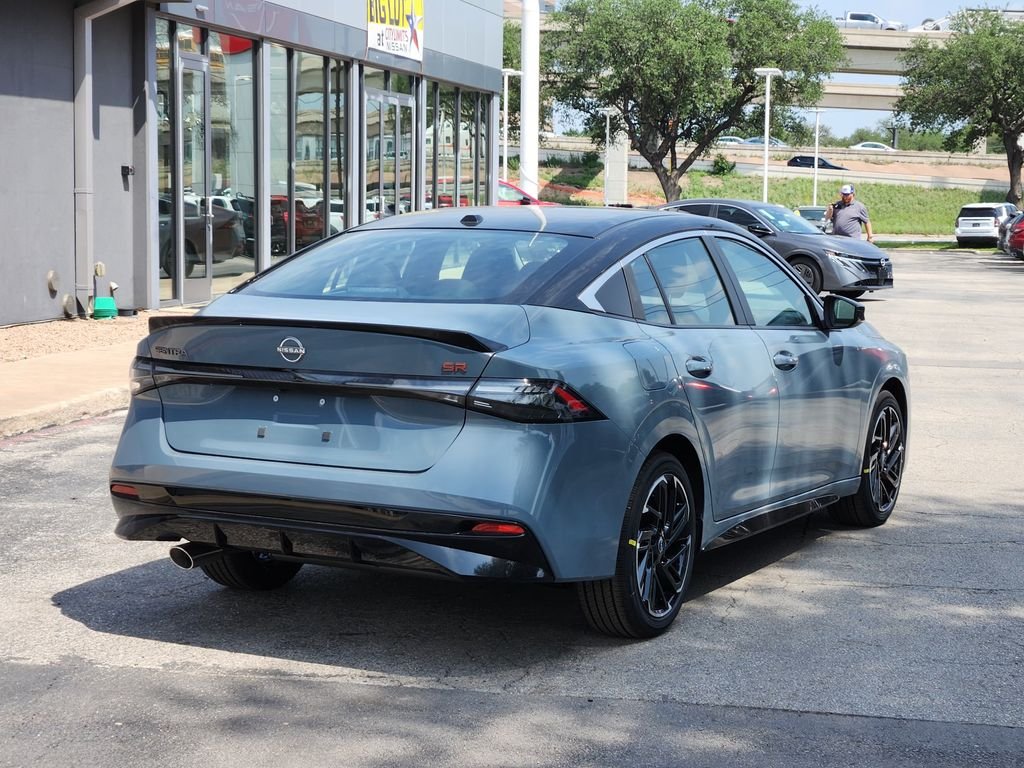 New 2026 Atlantic Gray Metallic / Super Black Two-tone Nissan SR image 7