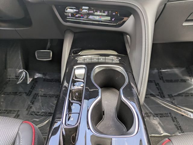 Used 2023 Summit White Buick Essence image 23