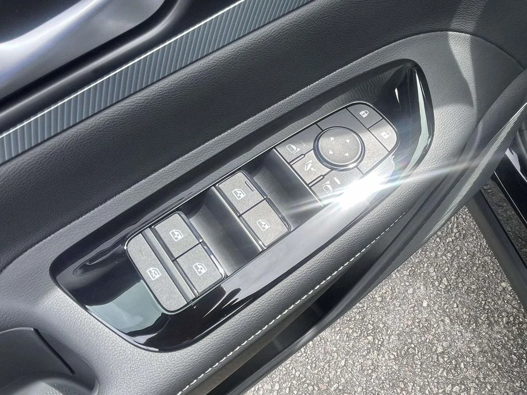 New 2026 Silver Nissan 2.5 SV image 18