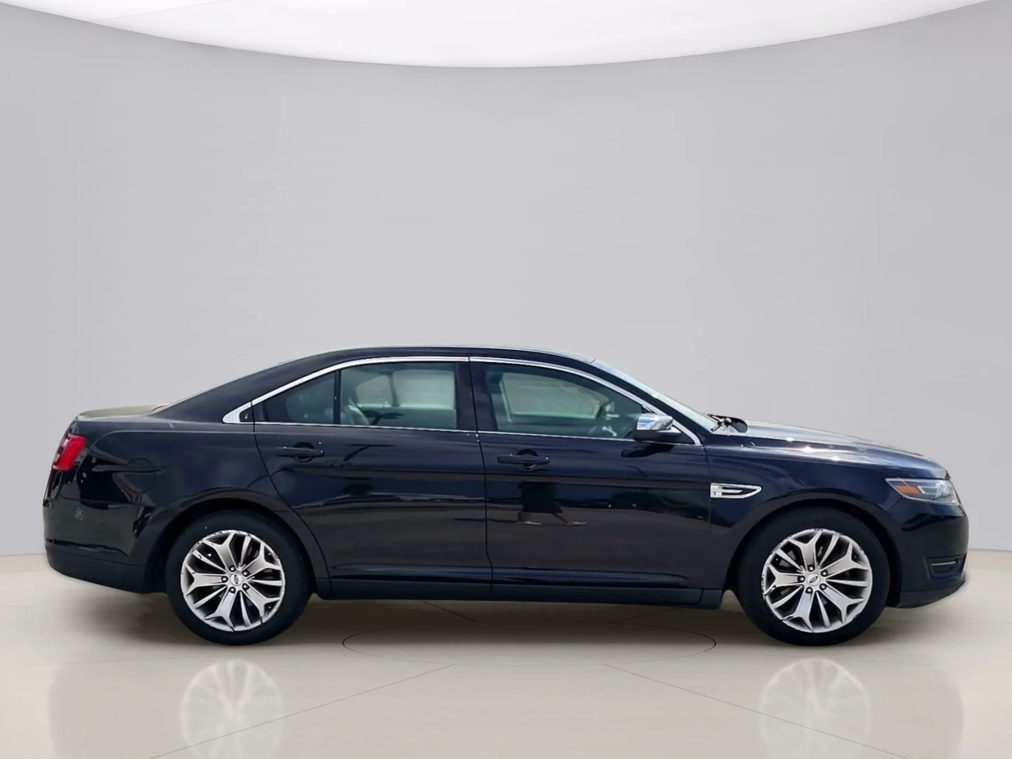 Used 2016 Black Ford LIMITED image 6