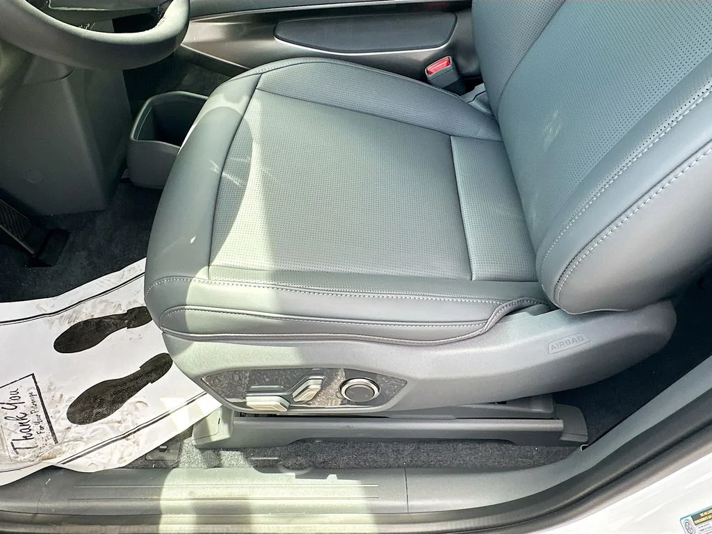 New 2026 Glacial White Pearl Kia Light Long Range RWD image 19