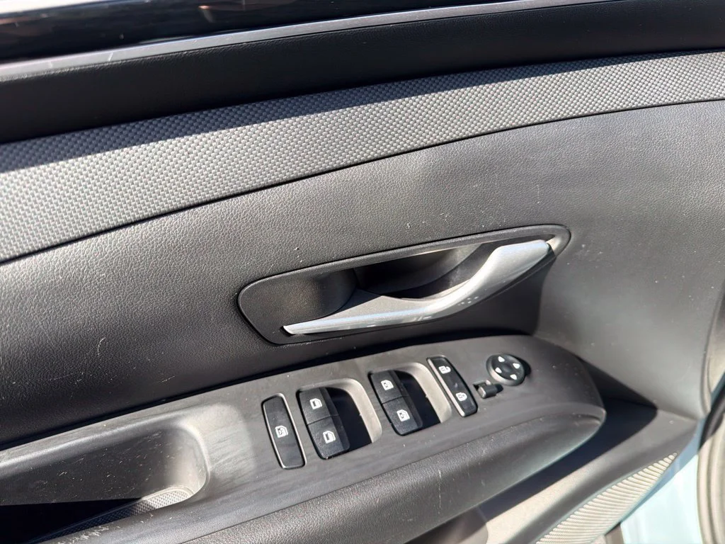 Used 2023 Blue Stone Hyundai SEL image 17
