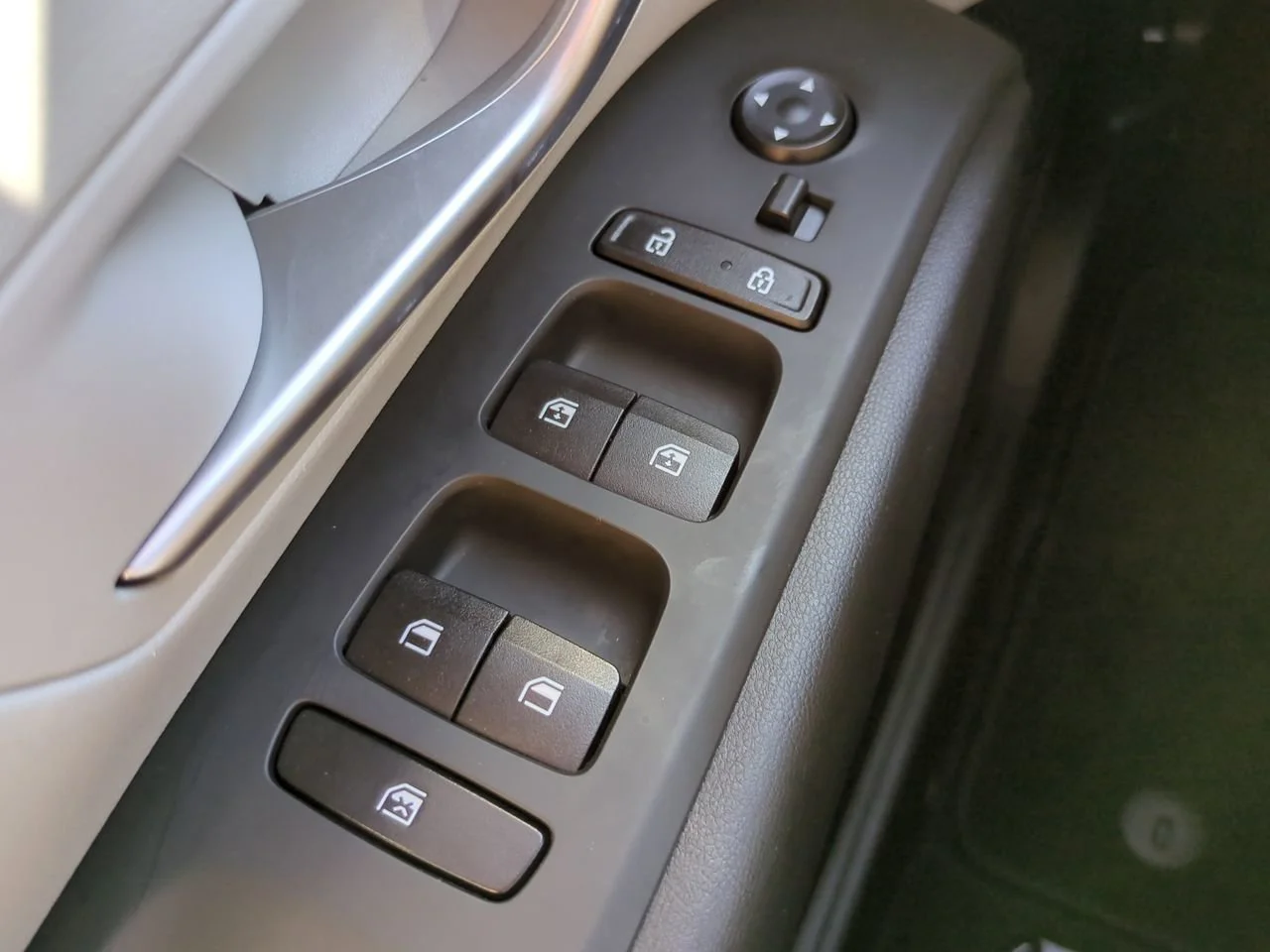 Used 2022 Phantom Black Hyundai Blue image 19