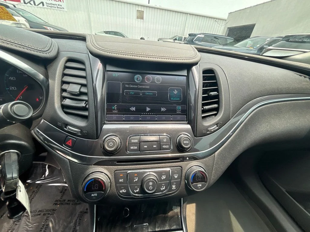 Used 2015 Silver Chevrolet LT image 14