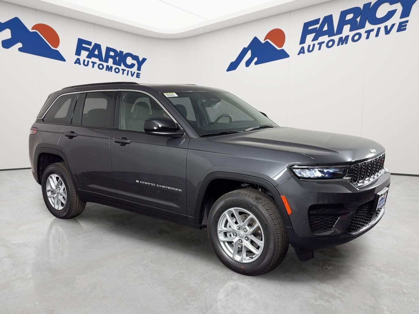 New 2026 Baltic Gray Metallic Clear-Coat Exterior Paint Jeep Laredo X image 2