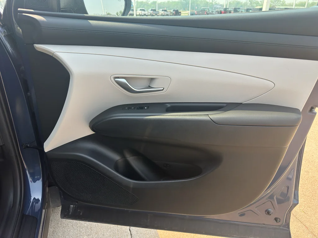 Used 2025 Atlantis Blue Hyundai SEL image 28