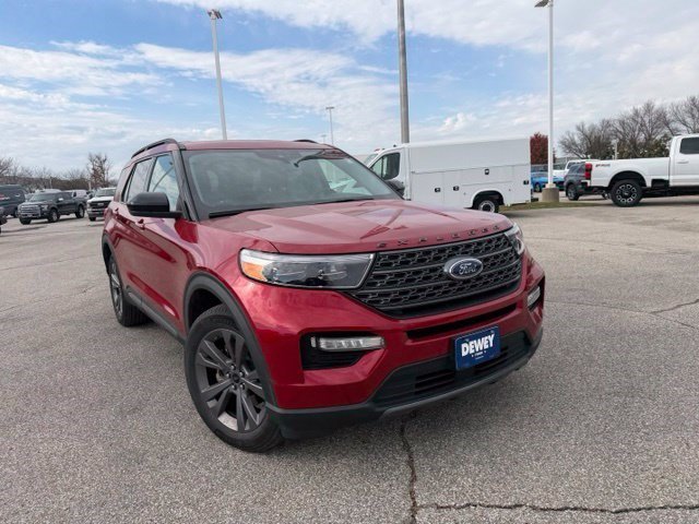 Certified Used 2022 Red Metallic Ford XLT image 2
