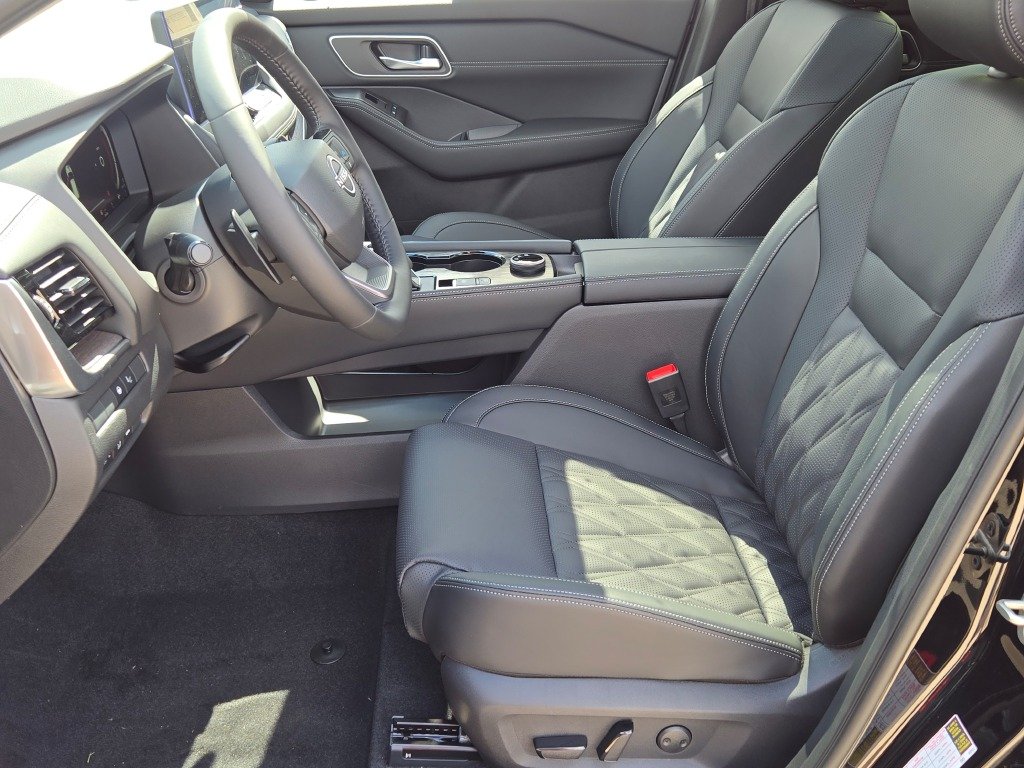 New 2026 Super Black Nissan Platinum image 24
