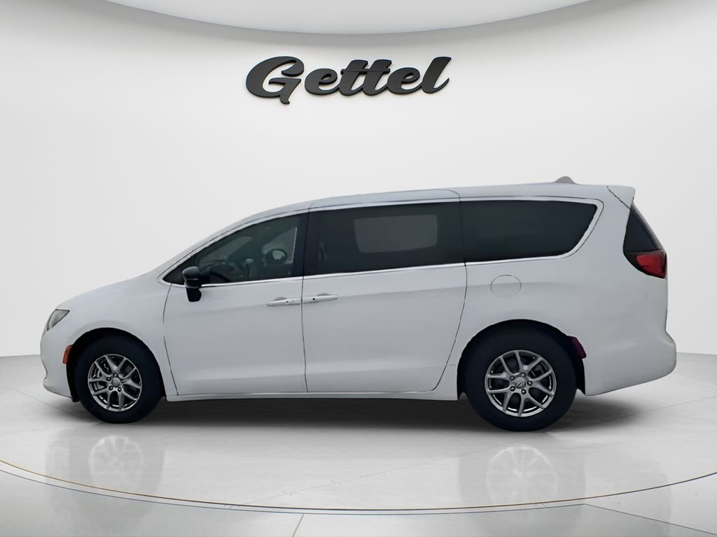 2026 Chrysler Voyager LX - Photo 5