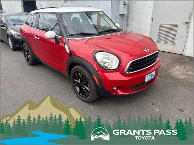 Used 2015 Red MINI Paceman image 1