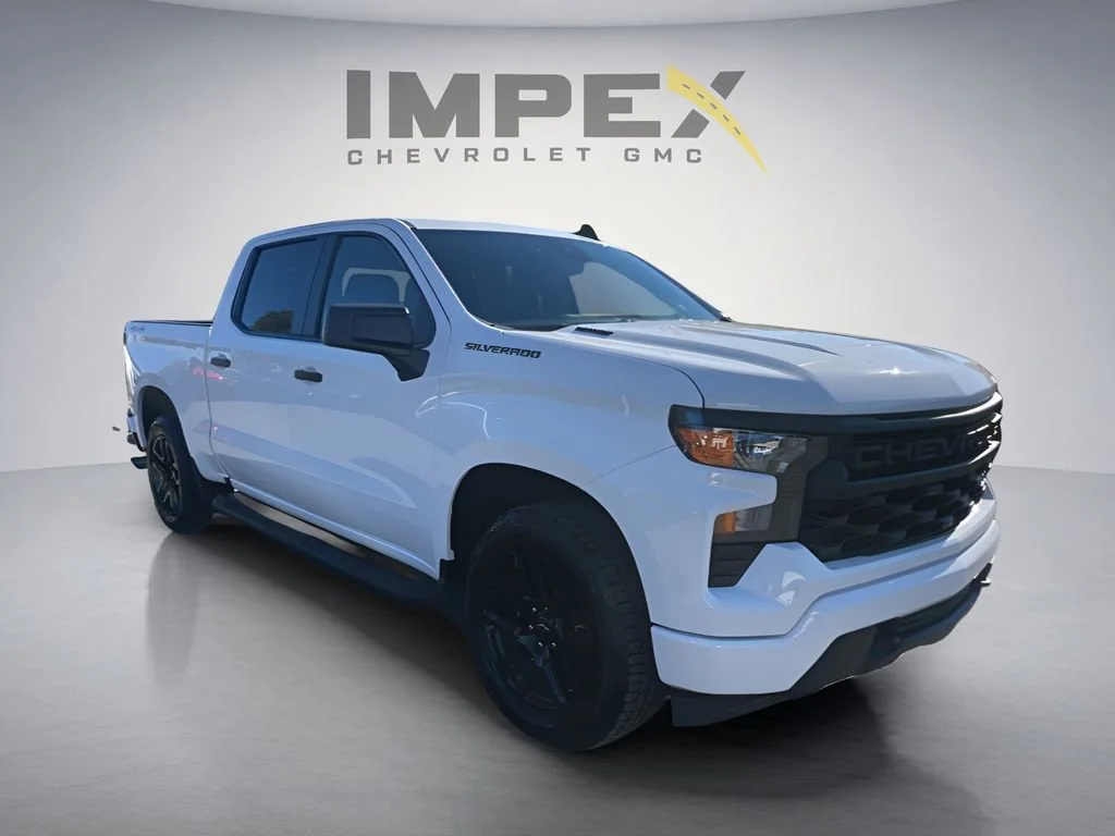 Used 2025 Summit White Chevrolet Custom image 7