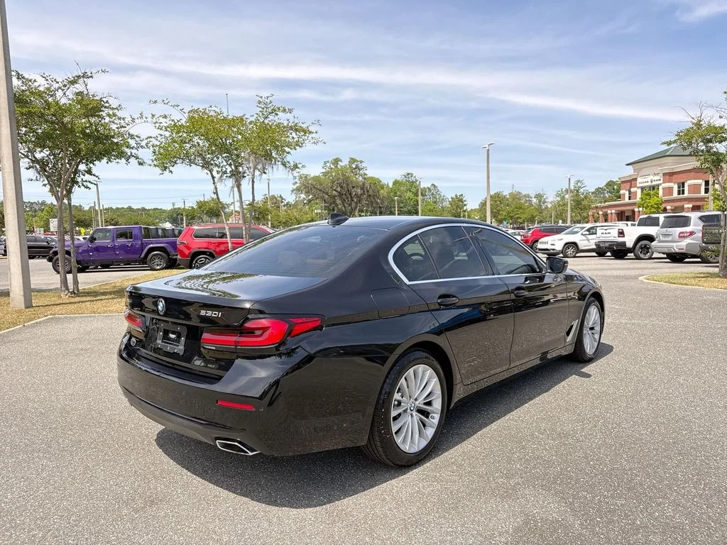 Used 2023 Jet Black BMW 530i xDrive image 3